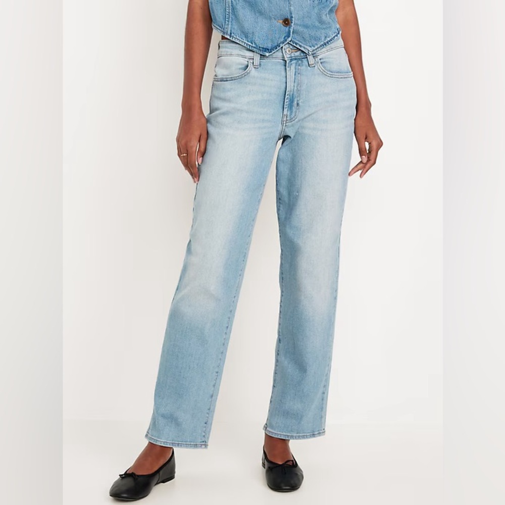 Old Navy Women's Light Blue High-Waisted Wow Loose Jeans
NWT Size 4 Short